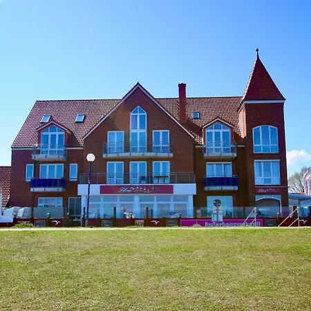Promenade 18 Stoertebeker Schonberger Strand