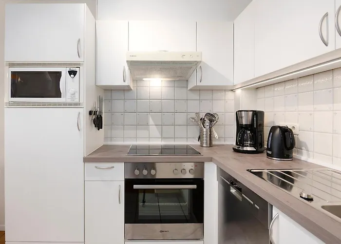 Promenade 18 Stoertebeker Schonberger Strand